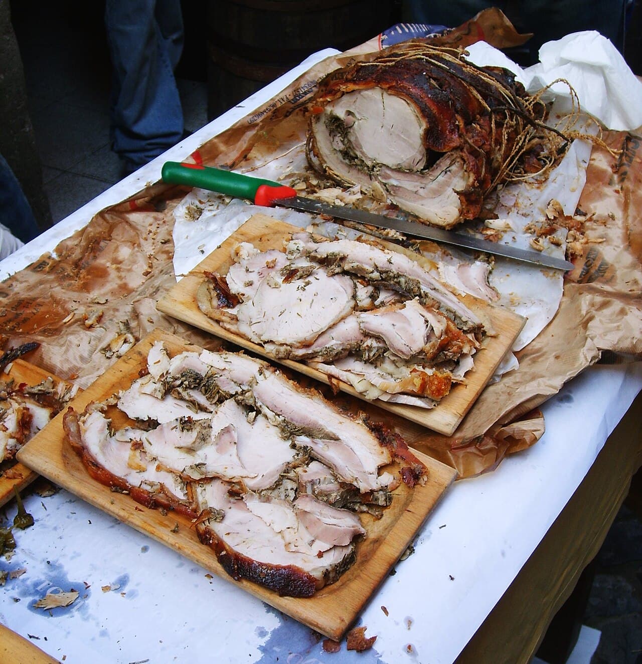 Porchetta arrosto affettata