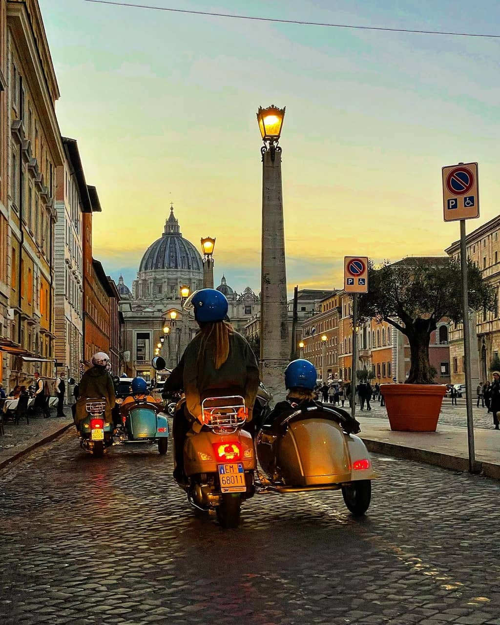 Vespa tour in Rome
